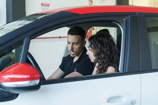 Entrega Vehículo Sorteo por el 10 Aniversario de Gestican (3)