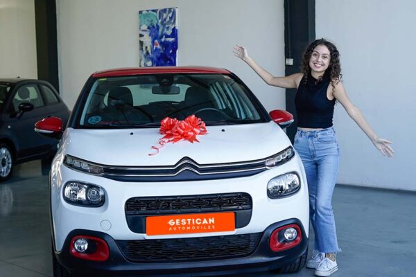 Entrega Vehículo Sorteo por el 10 Aniversario de Gestican (9)